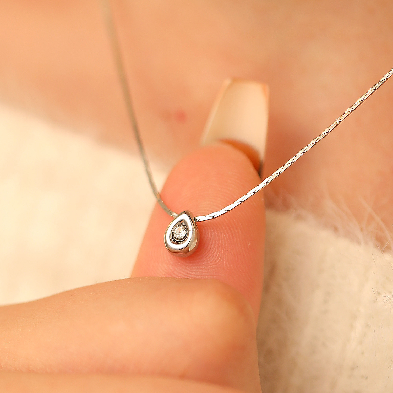 Simple Fashion Water Drop Smal - đánh giá và giá Pearl Trim Chain